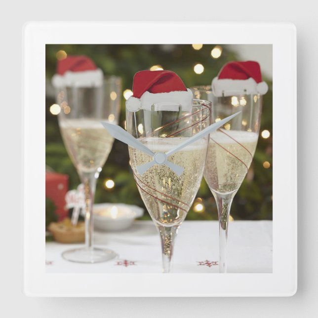 **MERRY CHRISTMAS CHAMPAGNE** CLOCK (Front)