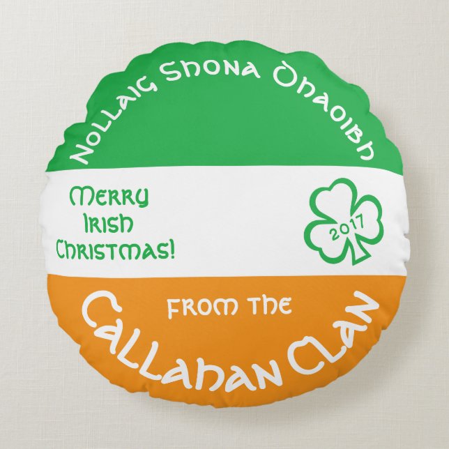 Merry Irish Gaelic Christmas Flag of Ireland  Round Cushion (Front)