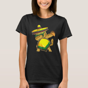 Mexican Dabbing Cat Cinco De Mayo Poncho Sombrero T-Shirt