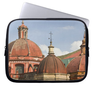Mexico, Guanajuato State, Guanajuato. Templo de Laptop Sleeve