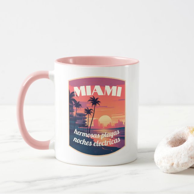 Miami: hermosas playas, noches electricas mug (With Donut)