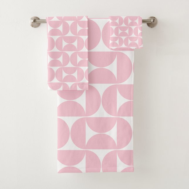 Mid Century Modern Baby Pink And White Pattern Bath Towel Set (Insitu)
