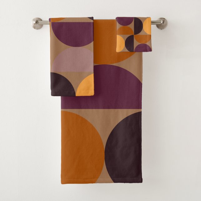 Mid-Century Modern Burnt Wine Eclipse   Bath Towel Set (Insitu)