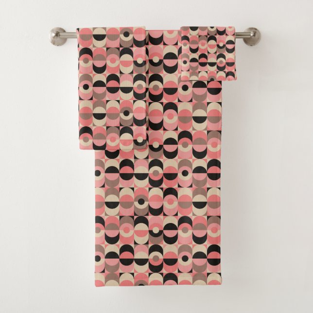 Mid-Century Modern Pink Pattern Bath Towel Set (Insitu)
