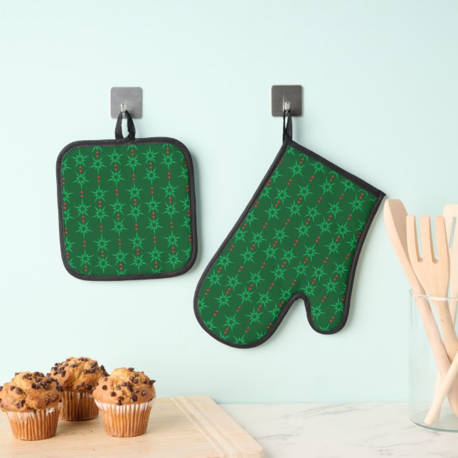 Mid Mod Garland Green Oven Mitt & Pot Holder Set (Insitu(Hanging))