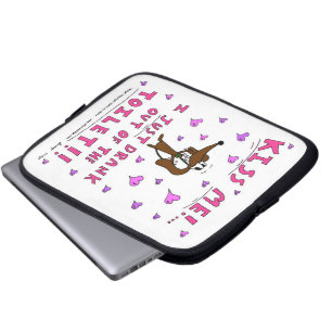 Midge "KISS ME" Laptop Sleeve