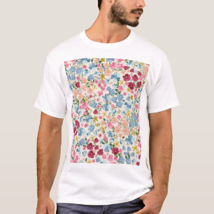 Midsummer meadow, blooming plant pattern. T-Shirt