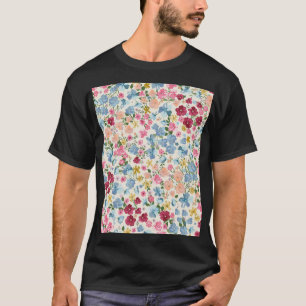 Midsummer meadow, blooming plant pattern. T-Shirt