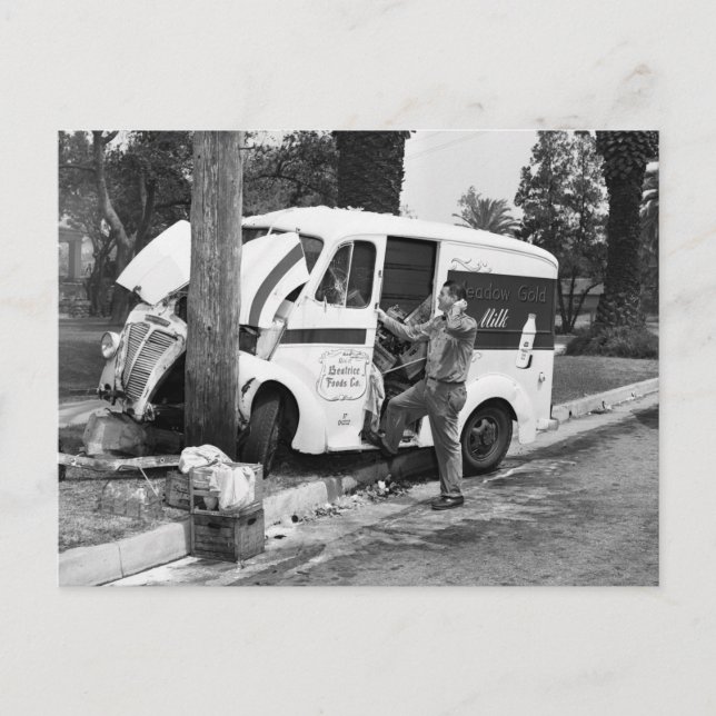 Milk Truck Wreck, Los Angeles, 1951 Vintage Postcard (Front)