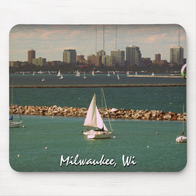 Milwaukee, WI Skyline Mouse Mat (Front)
