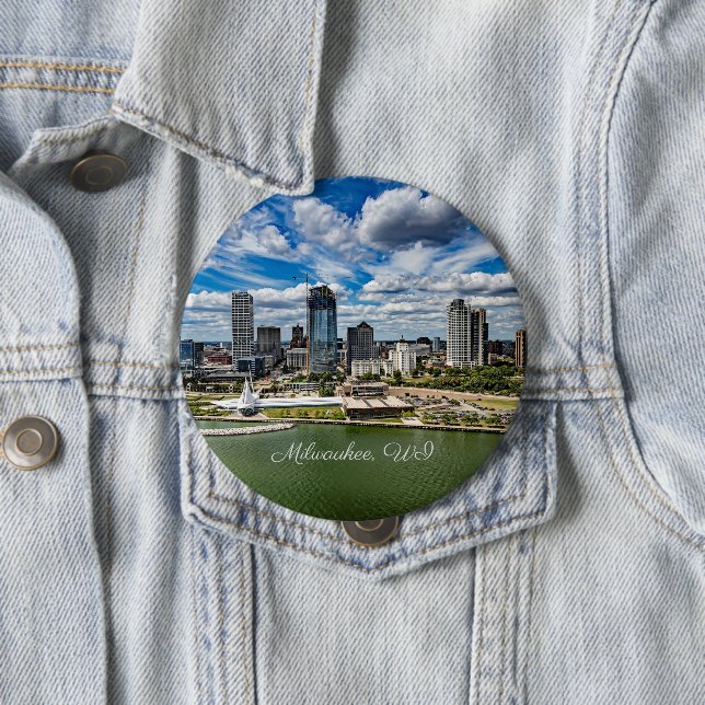 Milwaukee, Wisconsin cityscape photograph, 10 Cm Round Badge (In Situ)