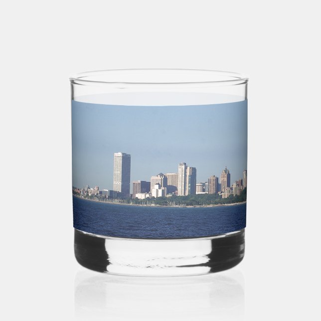 Milwaukee, Wisconsin skyline glass (Front)