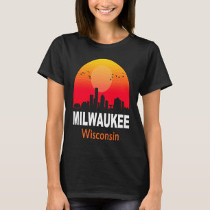 Milwaukee Wisconsin Vintage Sunset Retro City Stat T-Shirt