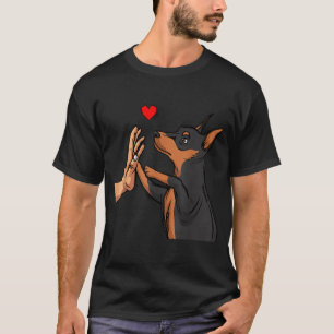 Min Pin Love Miniature Pinscher Dog Mom Girls Wome T-Shirt