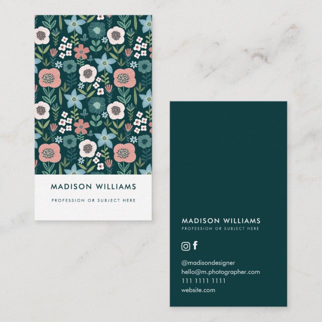 Minimal Flowers Stylish Trendy Modern Business Car Business Card (Front/Back)