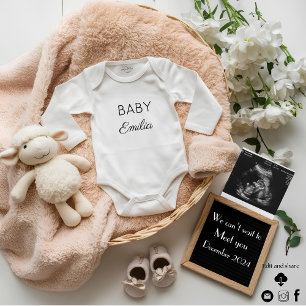 Minimal pregnancy announcement