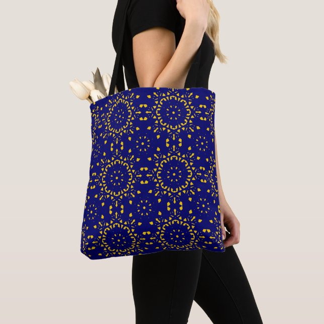 Minimalist Aesthetic Tote Bag Stylish Gift (Close Up)