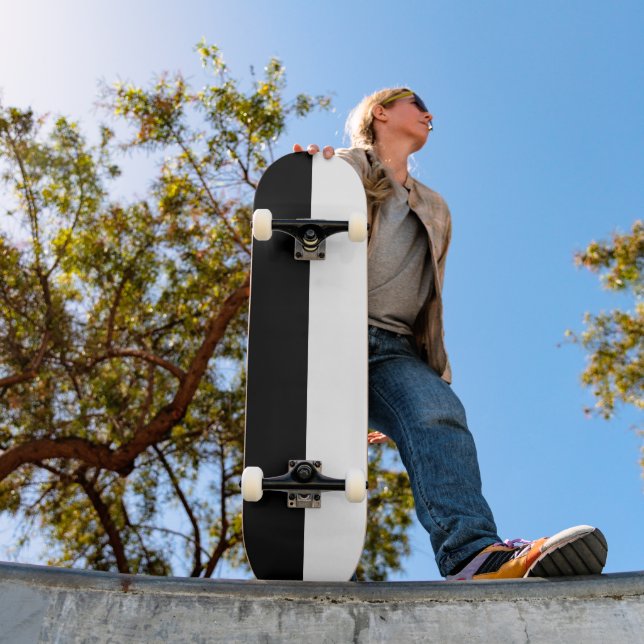 Minimalist black and white skateboard deck (Outdoor 1)