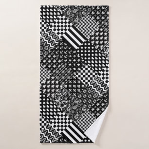 Minimalist Black White Mixed Pattern Style  Bath Towel