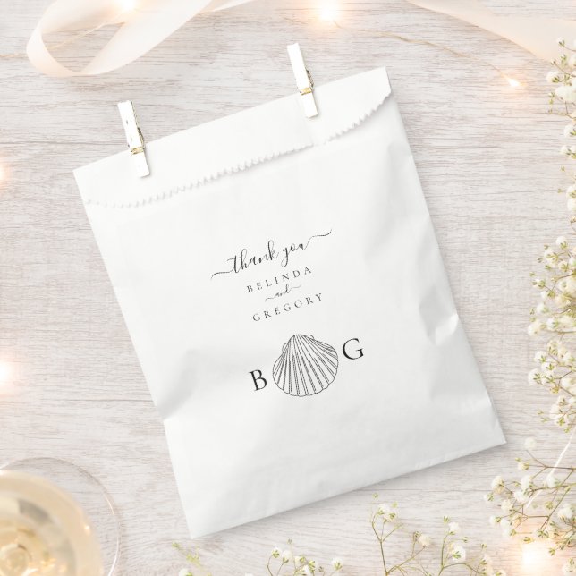 Minimalist Clam Seashell Monogram Wedding Favour Bags (Clipped)