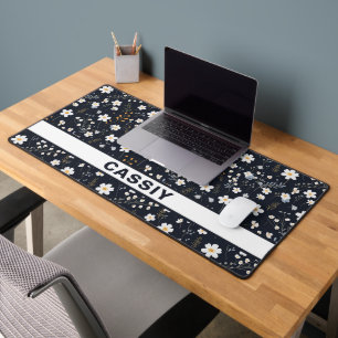 Minimalist Gentle Garden Wildflowers Nursery Desk Mat