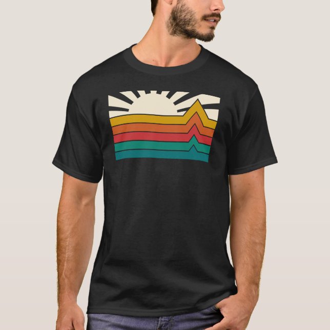 Minimalist sunrise and waves T-Shirt (Front)