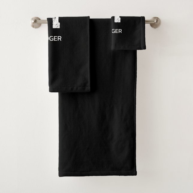 MINIMALIST WHITE ONE LETTER MONOGRAM NAME BLACK  BATH TOWEL SET (Insitu)