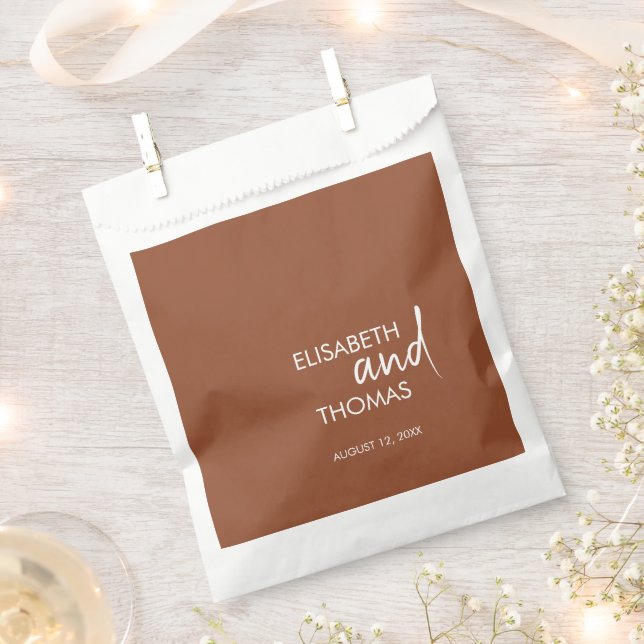 Minimalistic simple modern elegant favour bag  (Clipped)