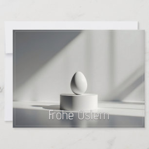 Minimalistisches Osterei auf modernem Podest