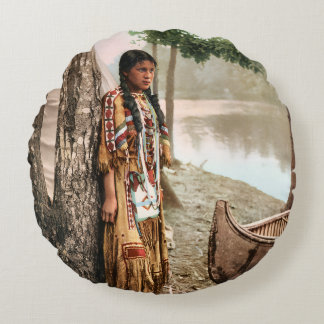 Minnehaha 1897 Vintage Native American Hiawatha Round Cushion