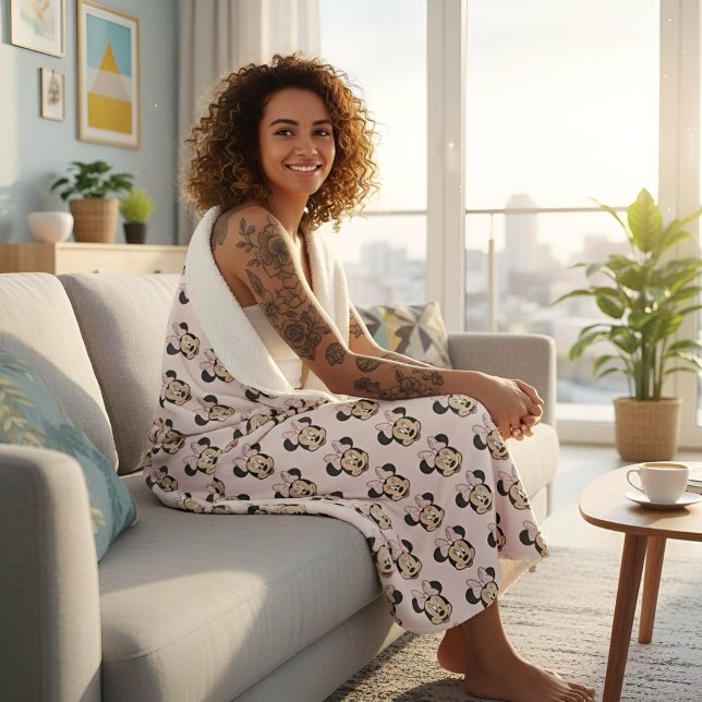 Minnie Sherpa Blanket (Creator Uploaded)