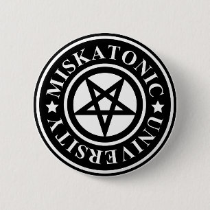 MISKATONIC UNIVERSITY 6 CM ROUND BADGE