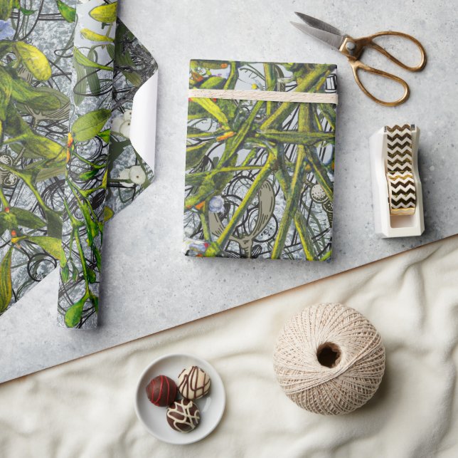 Mistletoe Wrapping Paper (Crafts)