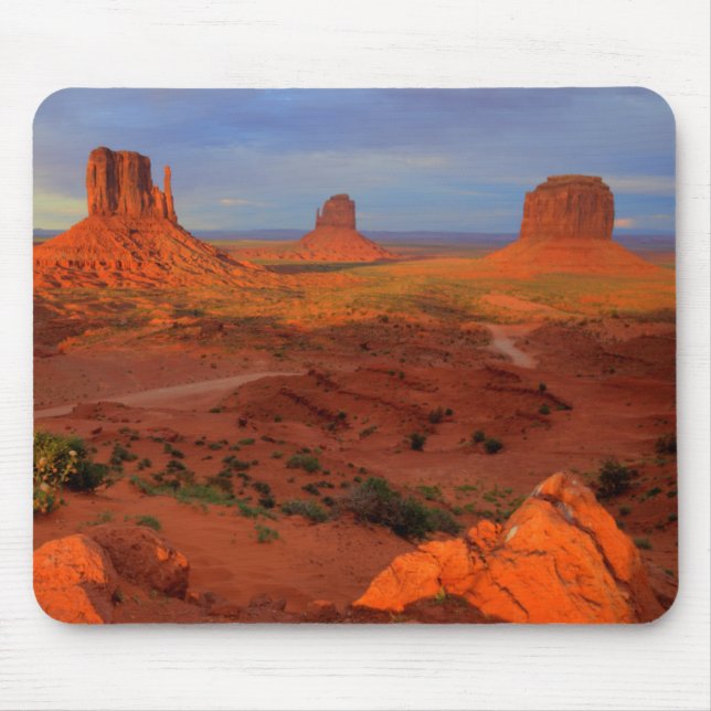 Mittens, Monument valley, AZ Mouse Mat (Front)