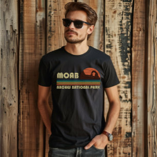 Moab Utah vintage sunset Arches national park T-Shirt