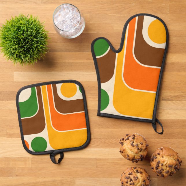 Mod 1970s Retro Style Geometric Design Oven Mitt & Pot Holder Set (Top Down)