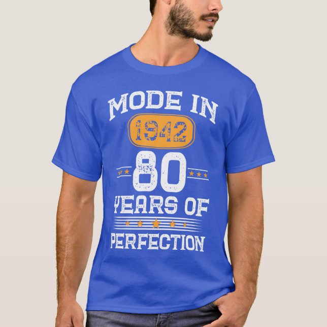 mode in 1942 80 years of perfection retro T-Shirt (Front)