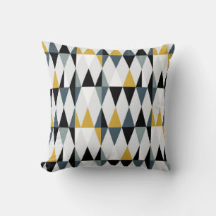 Modern abstract geometric seamless pattern with tr cushion