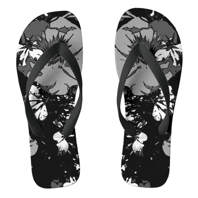 modern abstract pattern in black and white flip flops (Footbed)