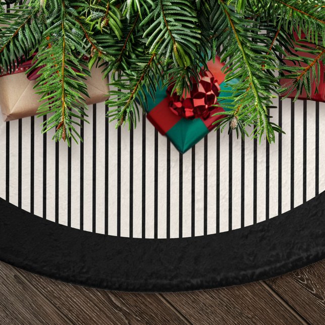 Modern Black Stripes Christmas Brushed Polyester Tree Skirt (Creator Uploaded)