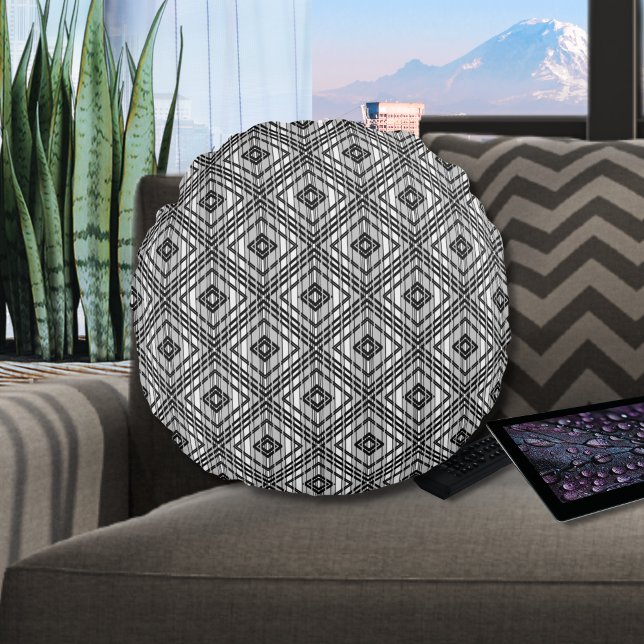 Modern Black White Abstract Skyline Pattern Round Cushion (Creator Uploaded)