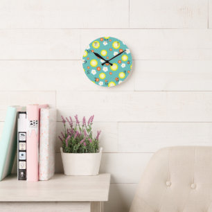 Modern colourful gradient Daisy flower pattern gir Round Clock