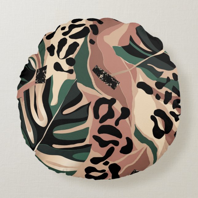 Modern exotic pattern with leopard skin. Creative  Round Cushion (Front)