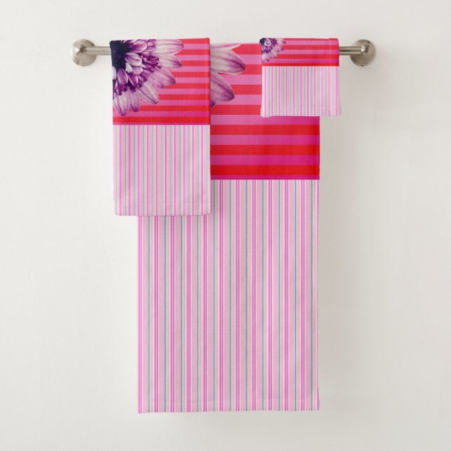Modern Fun Artful Bath Towel Set (Insitu)
