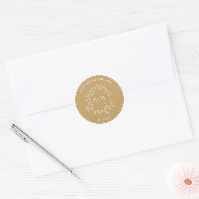 Modern Gold Leafy Crest Monogram Wedding Classic R Round Sticker (Envelope)