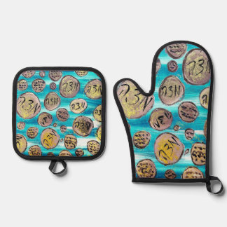 Modern Joyful Matzah Oven Mitt & Pot Holder Set