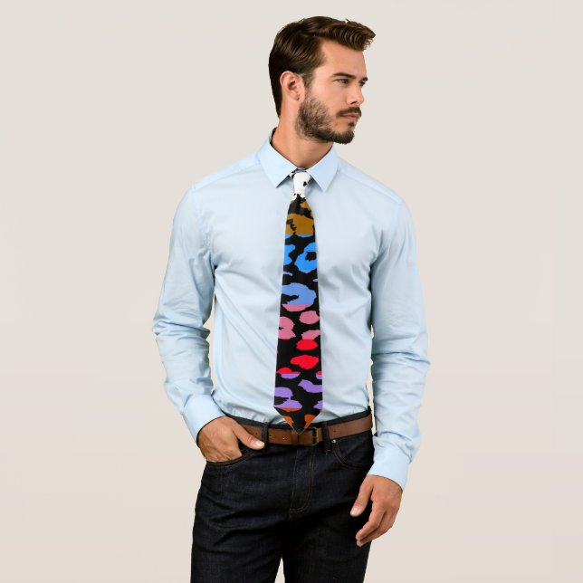 Modern Leopard Skin Pattern Tie (In Situ)