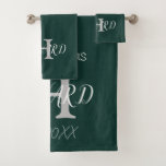 Modern Monogram Emerald Green White Wedding Bath Towel Set<br><div class="desc">Personalised Stylish,  modern Emerald green and white monogram design with bride and groom last name and initial. Emerald Green towels design. Perfect gift for newlyweds,  and house together. You can customise it with last names,  letter initial and year.</div>
