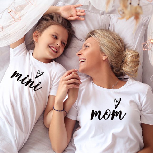 Modern Mum  script Mother's Day  T-Shirt (Creator Uploaded)