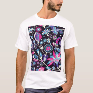 Modern paisley: traditional oriental pattern. T-Shirt